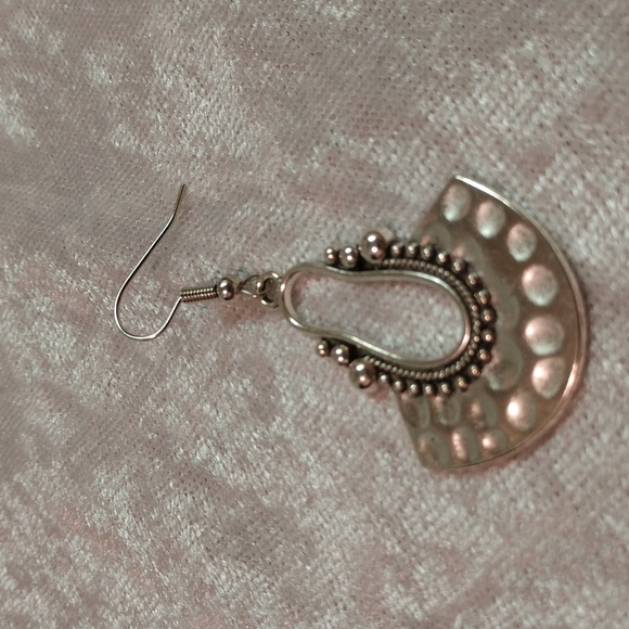 Hammered Dangle Earrings Silver-tone Fishhook 2" Drop Southwestern Boho - Picture 8 of 8